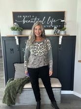 Load image into Gallery viewer, Judy Blue Cargo Joggers