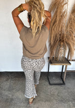 Load image into Gallery viewer, Urban Non-distressed Leopard Jeans
