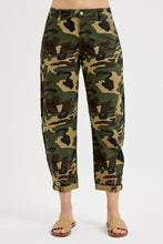 Load image into Gallery viewer, Risen Camo Barrel Pants
