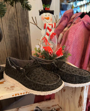 Load image into Gallery viewer, Black on Black Leopard Loafer

