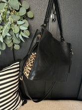 Load image into Gallery viewer, Animal Print Hobo Bag – Stylish Leopard Print Shoulder Handbag
