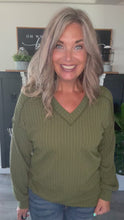 Load and play video in Gallery viewer, Puff Sleeve Rib Top-Olive
